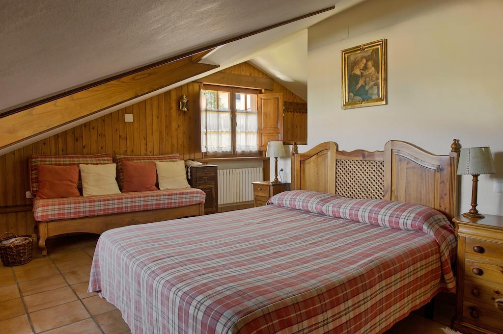 Casa Rural Llugaron I Guest House Miravalles Стая снимка